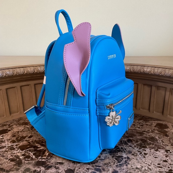 💕Disney Loungefly Blue STITCH Backpack - Picture 2 of 7
